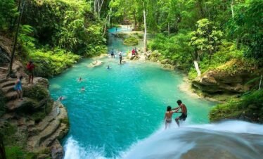 Image of the Irie Blue Hole